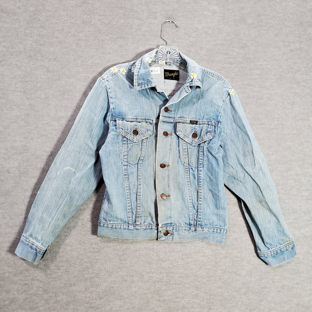 VINTAGE Wrangler Women Jacket 36 Denim Trucker Daisy Embroidered 70s USA READ